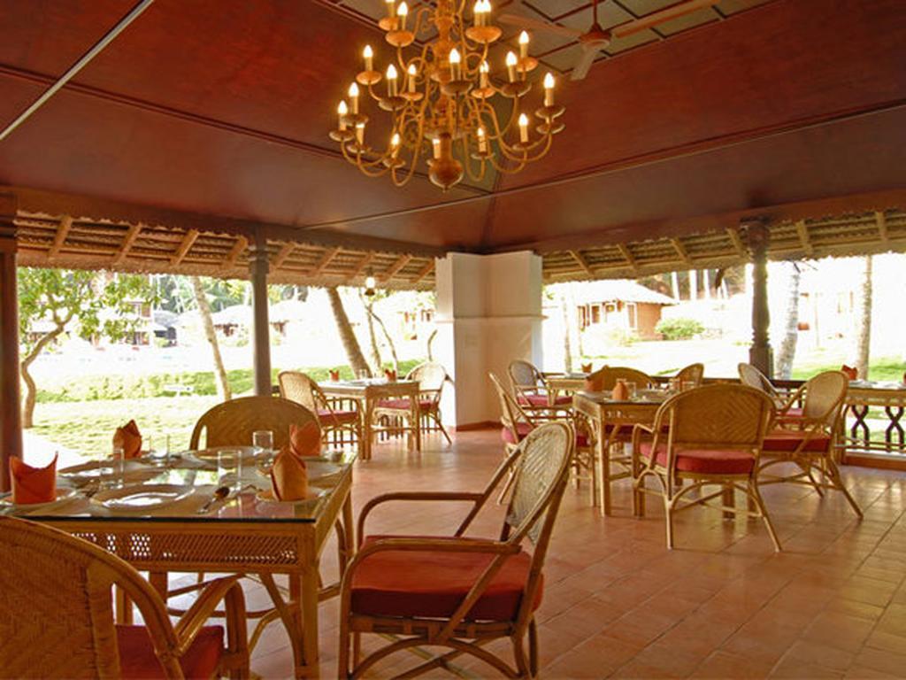Abad Harmonia Ayurvedic Beach Resort Kovalam Exterior foto