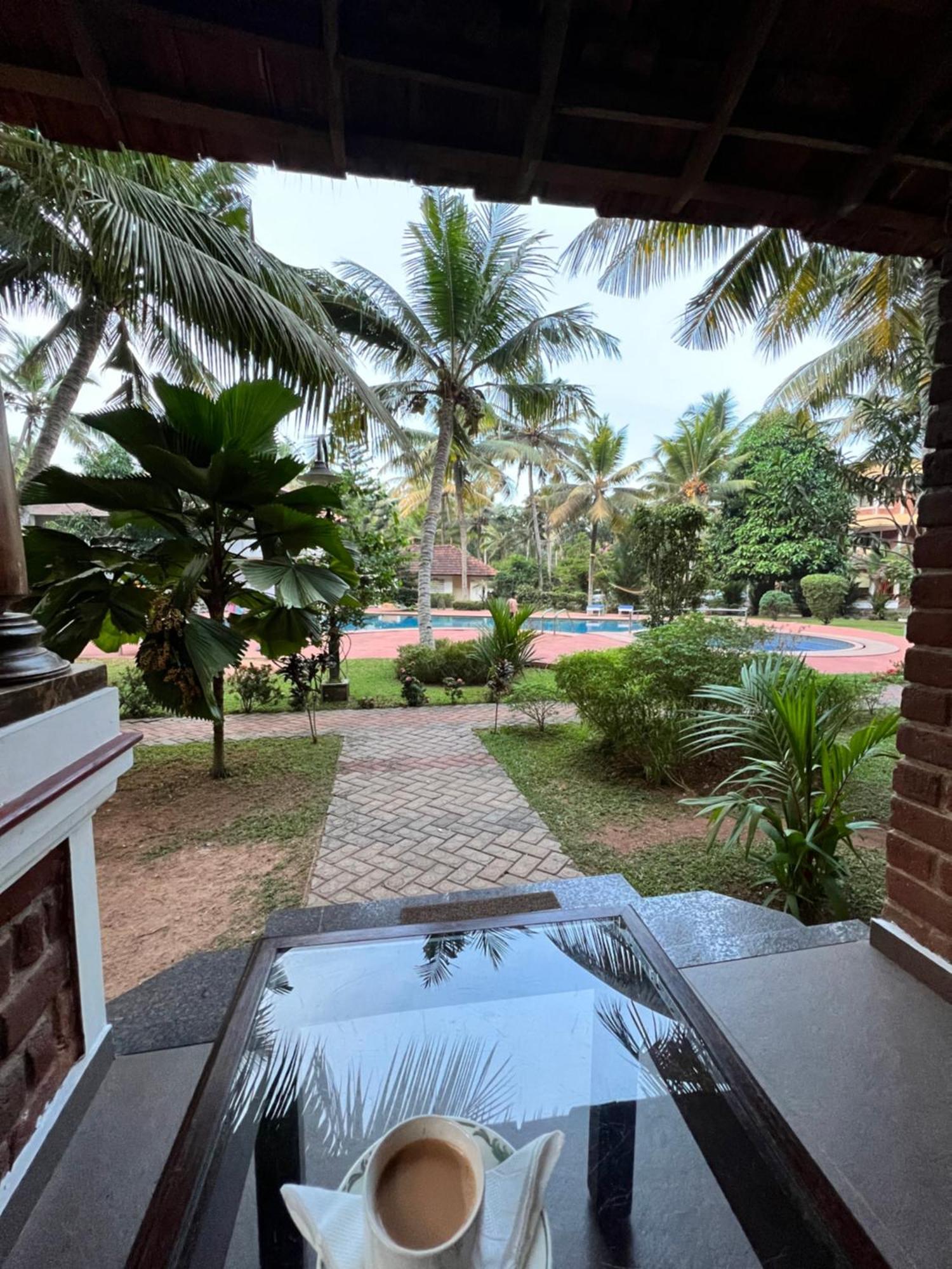 Abad Harmonia Ayurvedic Beach Resort Kovalam Exterior foto